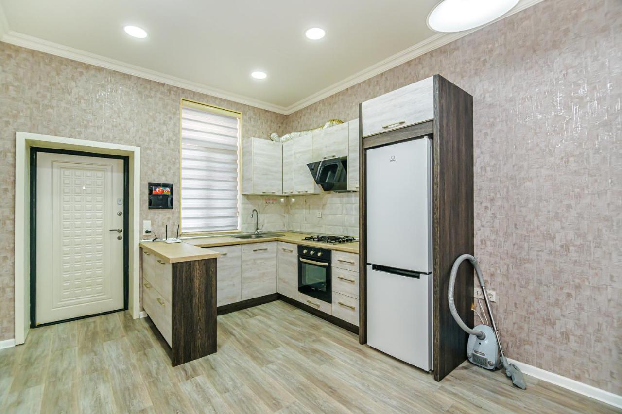 Luxury 2 Room Apartment In The Center Баку Экстерьер фото
