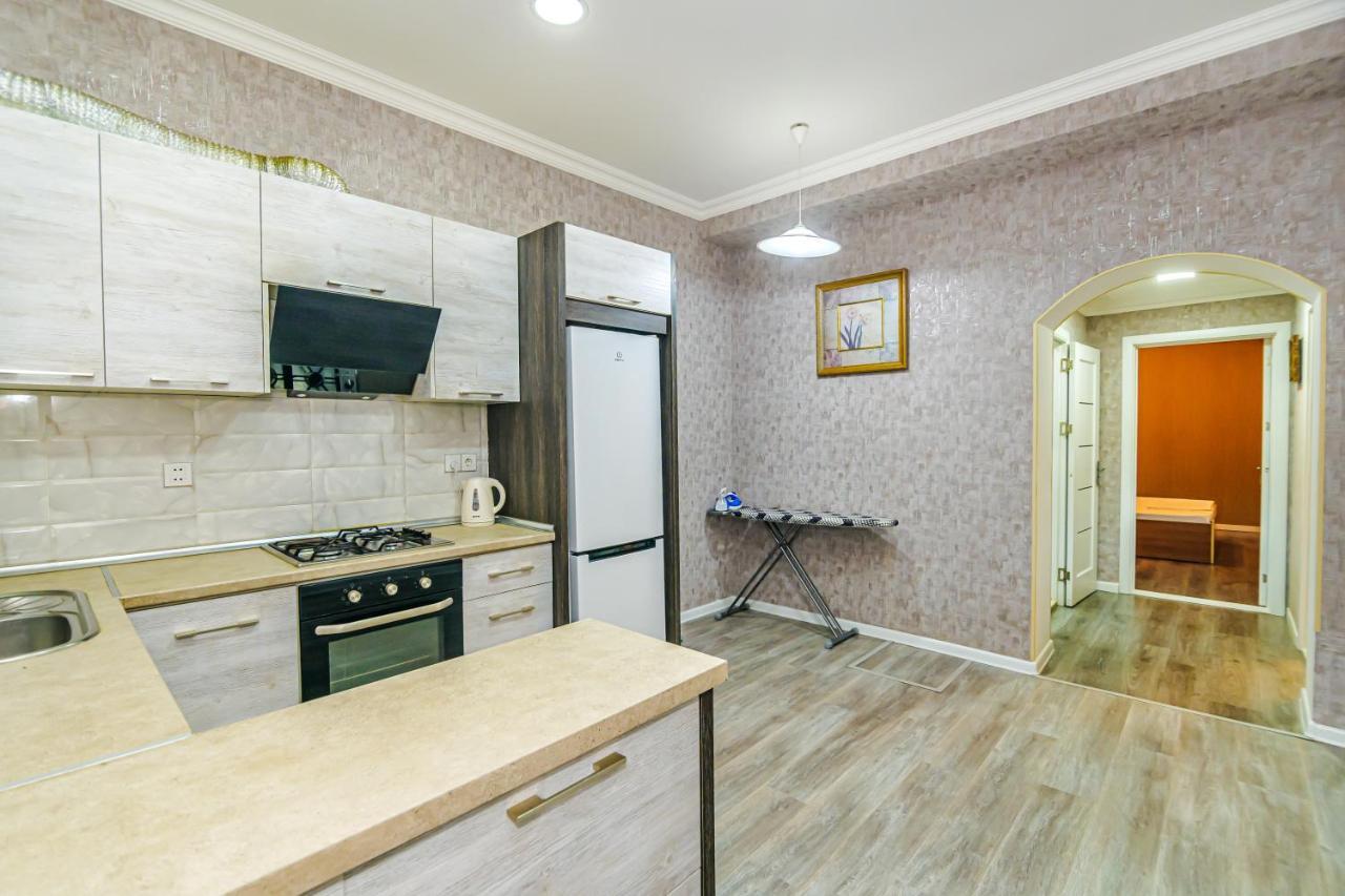 Luxury 2 Room Apartment In The Center Баку Экстерьер фото