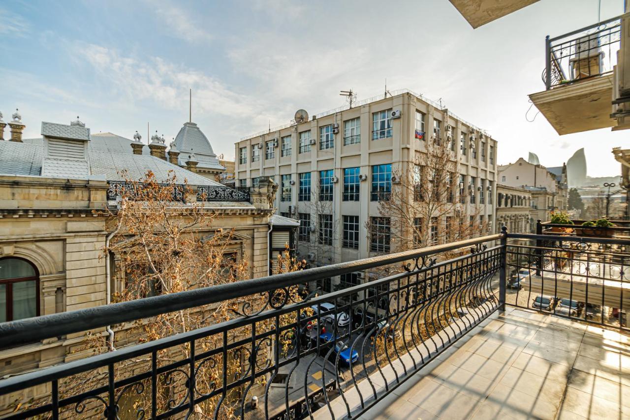 Luxury 2 Room Apartment In The Center Баку Экстерьер фото