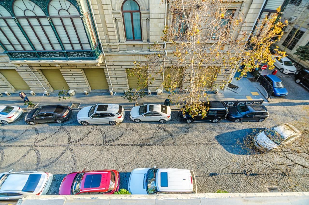 Luxury 2 Room Apartment In The Center Баку Экстерьер фото